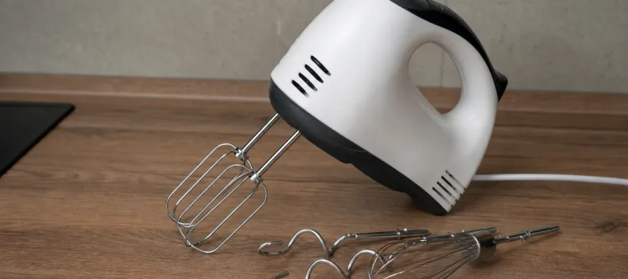Handmixer mit Multifunktion: Ruehren, Kneten und Schlagen in einem Geraet